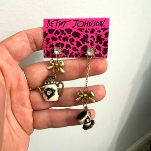 Betsey Johnson tea time party asymmetrical earrings teacup teapot